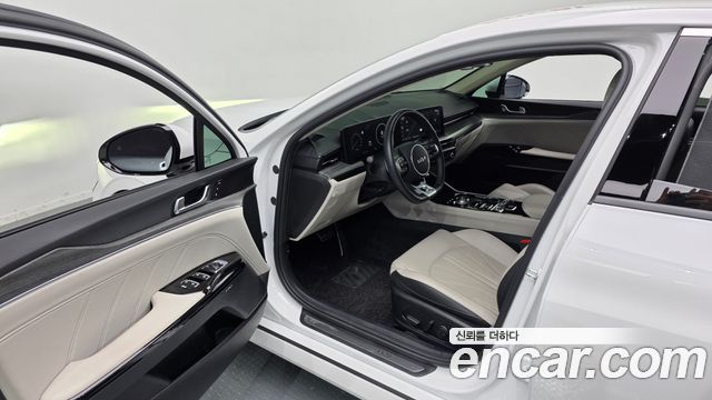 Kia K5 1.6 Turbo — photo 1 of 20