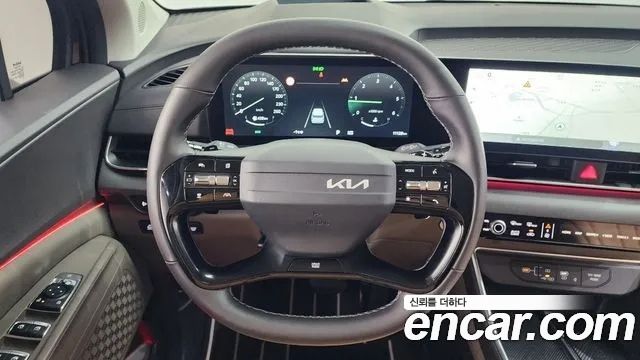 Kia Canival 9-Seater Noblesse — photo 1 of 20