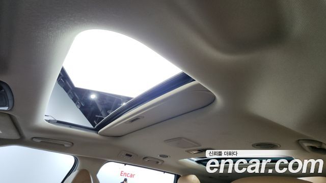 Kia Canival Diesel 9-Seater Signature — photo 1 of 20