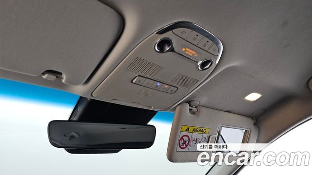 Hyundai Grandeur 2.5 — photo 1 of 20