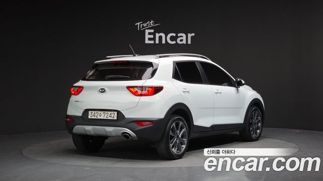 Kia Stonic Diesel 1.6 — photo 1 of 20