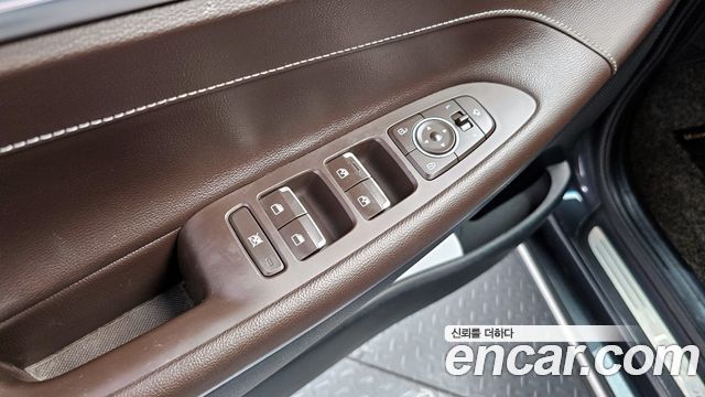 2017 Hyundai Grandeur 2.4 Premium, photograph 3