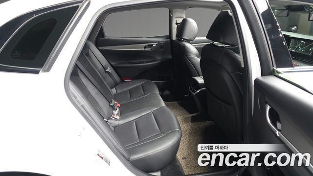 Hyundai Grandeur 3.0 LPi Rent Car — photo 1 of 20