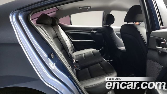 Hyundai AVANTE 1.6 GDI Value Plus — photo 1 of 20