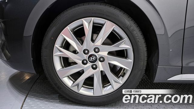2020 Hyundai Grandeur Calligraphy, photograph 5