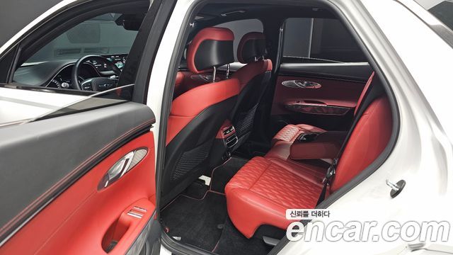 Genesis GV70 2.5T Gasoline AWD — photo 1 of 33