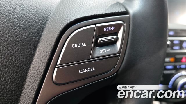 Hyundai Santafe Diesel 2.0 2WD — photo 1 of 32