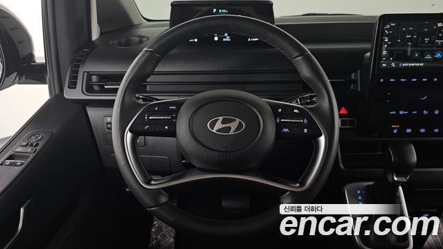 Hyundai Staria Cargo 5-Seater — photo 1 of 31