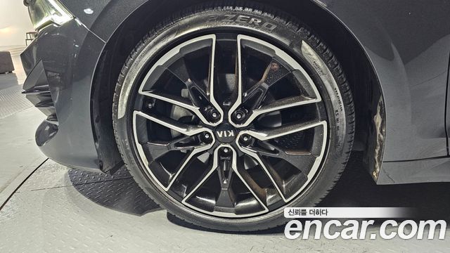 Kia K5 1.6 Turbo — photo 1 of 31