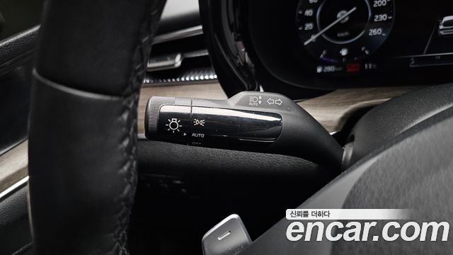 Kia K5 2.0 — photo 1 of 31