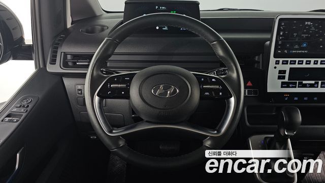 Hyundai Staria Cargo 5-Seater — photo 1 of 30