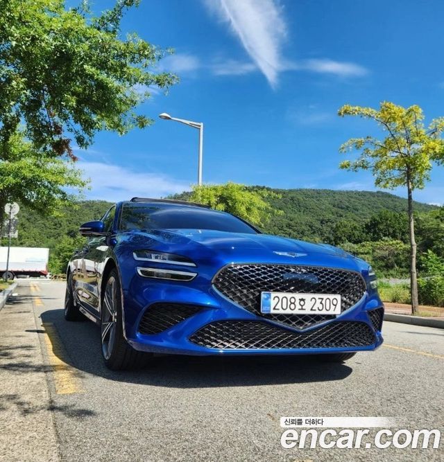 Genesis G70 Gasoline 3.3T 4WD — photo 1 of 20