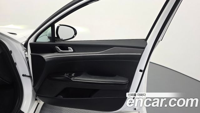 Kia K5 2.0 LPI(Renter car) — photo 1 of 30