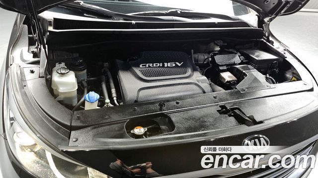 Kia Canival 9-seater Prestige — photo 1 of 20