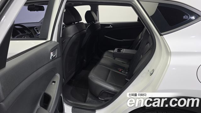Hyundai Tucson Diesel 2.0 2WD — photo 1 of 30
