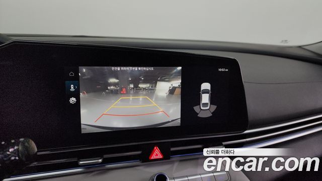 Hyundai AVANTE 1.6 — photo 1 of 30