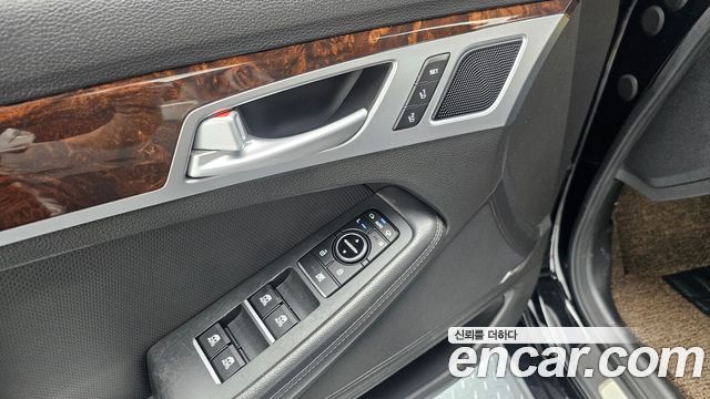 Hyundai Genesis G380 Prestige AWD — photo 1 of 31