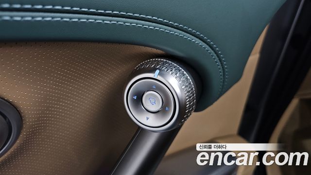 Genesis GV60 Standard — photo 1 of 40