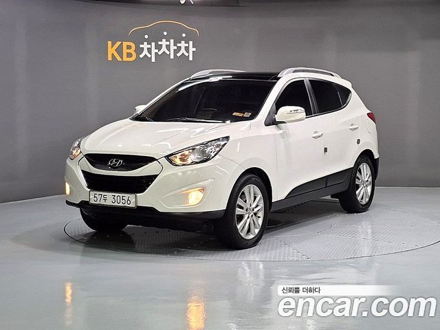 Hyundai Tucson Diesel 2WD LX20 — photo 1 of 20