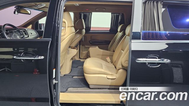 2017 Kia Canival 9-seater Hi-Limousine, photograph 5