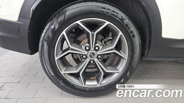 KG_Mobility_Ssangyong KORANDO Gasoline 1.5 2WD C5 — photo 1 of 29