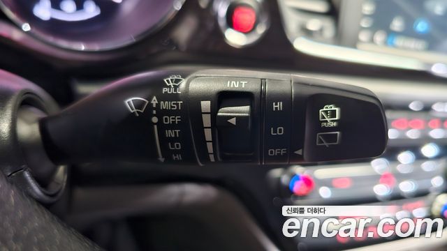 Kia Canival 9-Seater Noblesse Special — photo 1 of 34