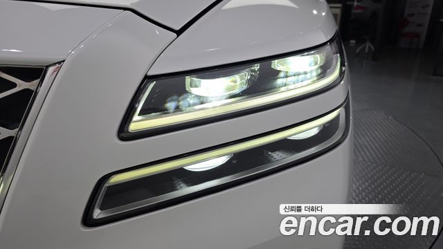 Genesis GV80 2.5T Gasoline AWD — photo 1 of 35