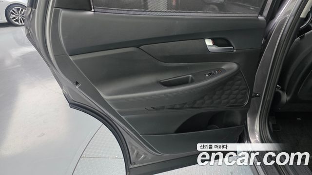 Hyundai Santafe Diesel 2.2 4WD — photo 1 of 32