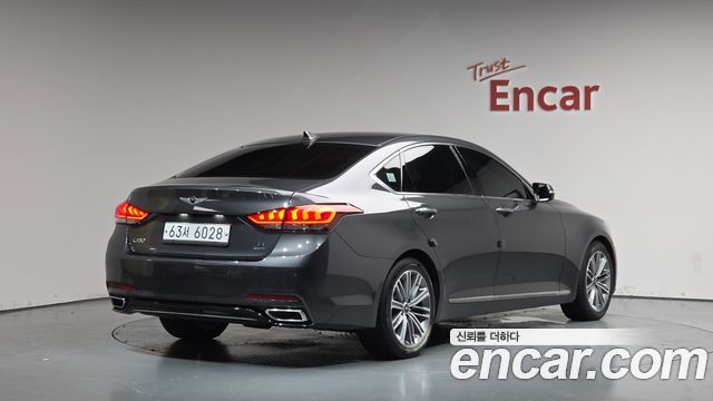 Genesis G80 3.3 GDI AWD — photo 1 of 35