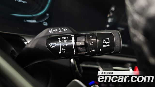 Kia Niro Signature — photo 1 of 31