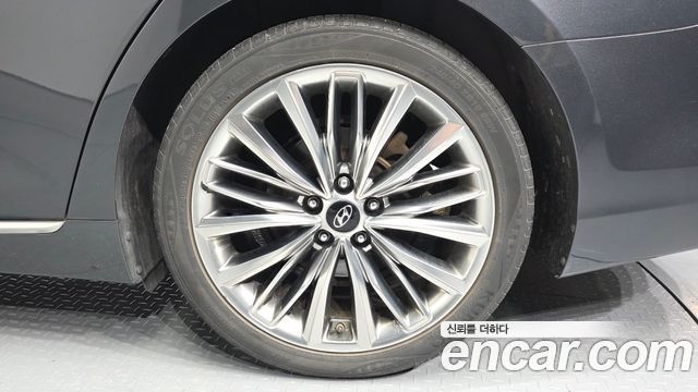 Hyundai Grandeur 3.0 Exclusive — photo 1 of 36
