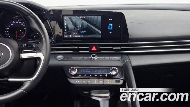 Hyundai AVANTE 1.6 — photo 1 of 31