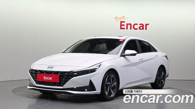 Hyundai AVANTE 1.6 — photo 1 of 31