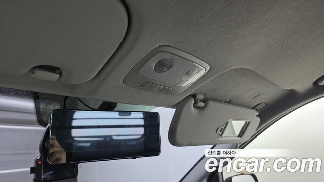 2019 Hyundai Starex Van 3-Seater, photograph 7