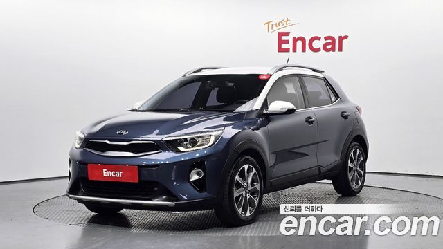Kia Stonic 1.4 — photo 1 of 30