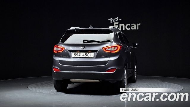 Hyundai Tucson Diesel(e-VGT) 2WD — photo 1 of 34
