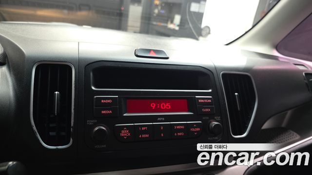 Kia RAY Luxury — photo 1 of 20