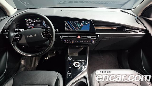 Kia Niro Air — photo 1 of 30