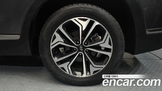 Hyundai Santafe Diesel 2.2 4WD — photo 1 of 37