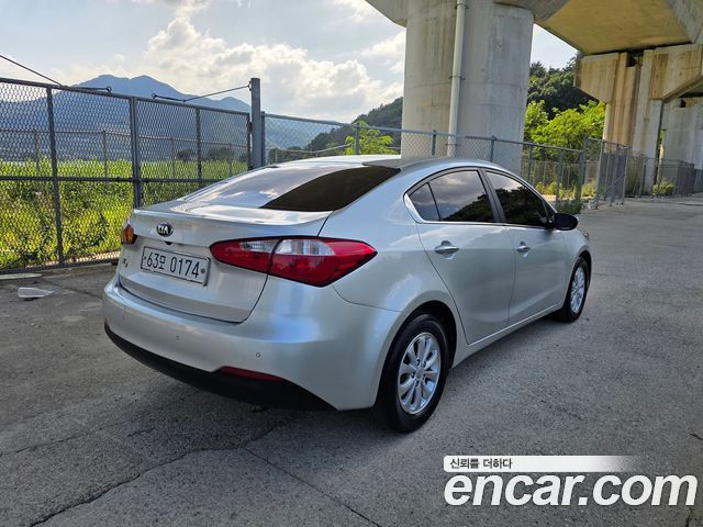 Kia K3 Luxury — photo 1 of 17