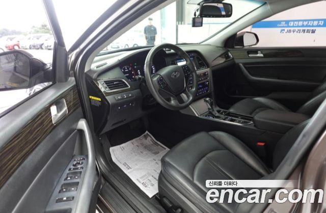 Hyundai Sonata 1.7 Diesel Smart — photo 1 of 20