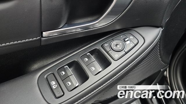 Hyundai Sonata 2.0 — photo 1 of 36