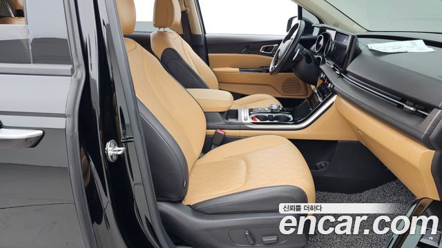 Kia Canival Diesel 9-Seater Noblesse — photo 1 of 20
