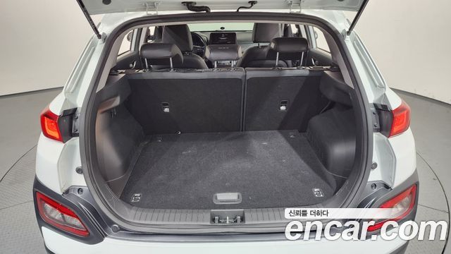 Hyundai Kona Modren — photo 1 of 31