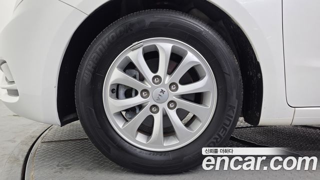 Kia K3 Luxury — photo 1 of 30