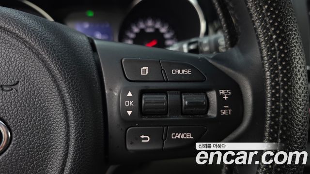Kia Canival Gasoline 9-seater Noblesse — photo 1 of 33
