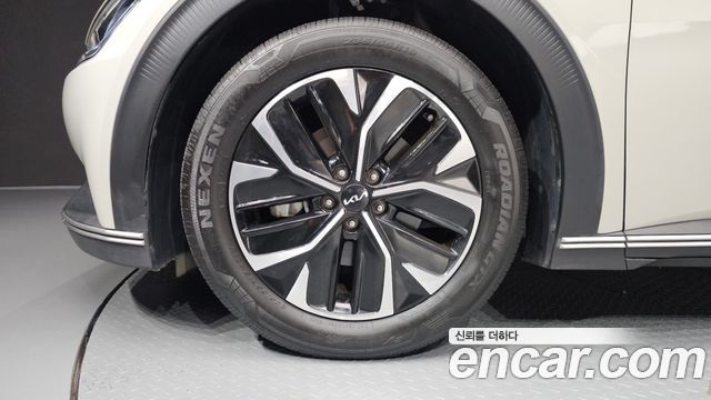 Kia EV6 Long Range — photo 1 of 32