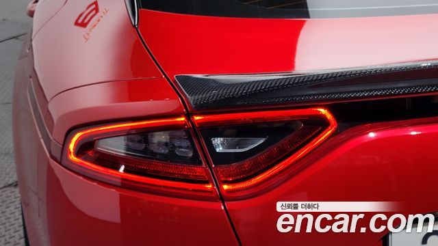 Kia Stinger 3.3 Turbo 2WD — photo 1 of 34