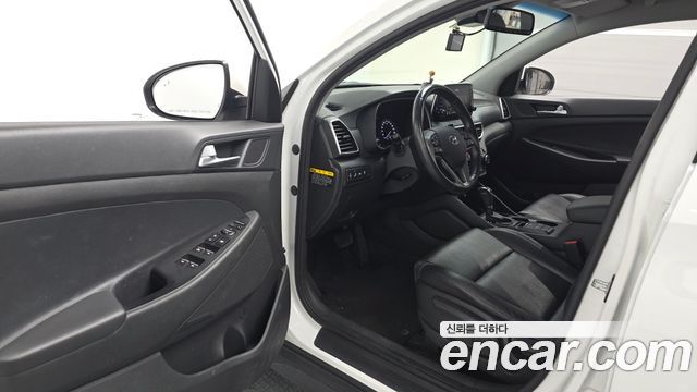 Hyundai Tucson Diesel 2.0 2WD — photo 1 of 30