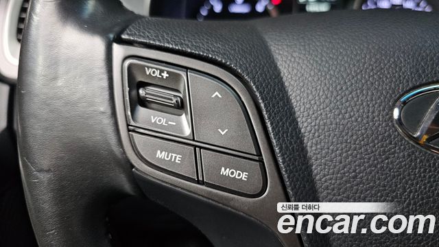Hyundai Santafe Diesel 2.0 2WD — photo 1 of 32